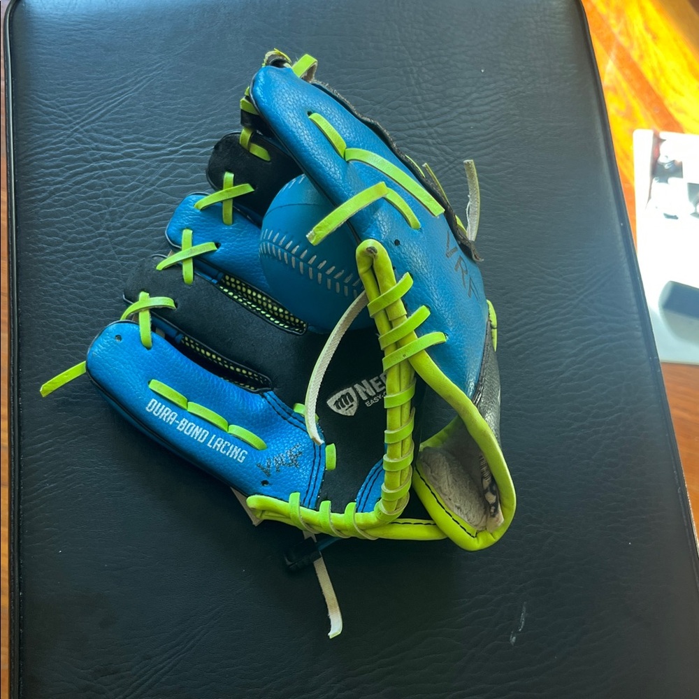Leftie baseball glove and ball